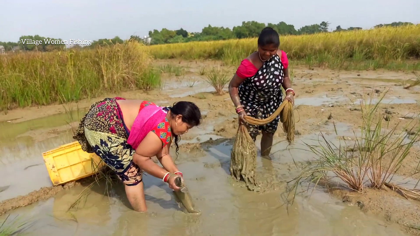 Amazing Village Women Incredible Fishing   Big Mur