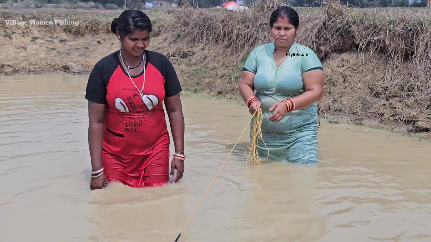 Amazing Village Women incredible Net fishing Video
