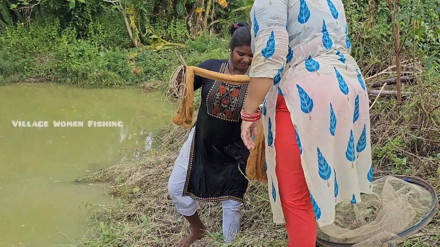 Amazing Village Women Net Fishing in Village fish