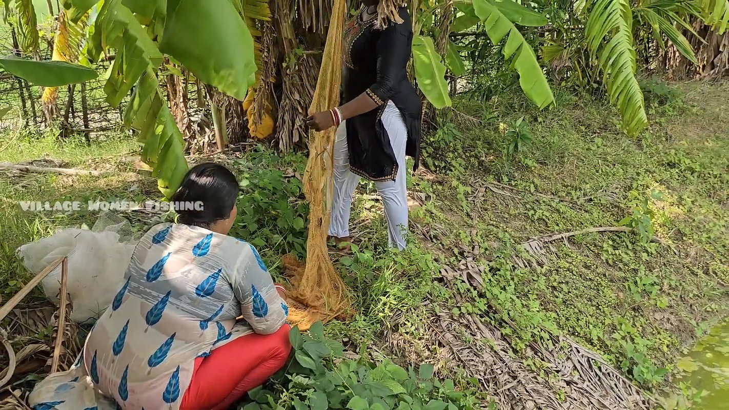 Amazing Village Women Net Fishing in Village fish