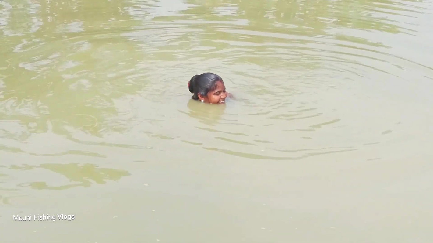 Amazing Village Women Net fishing   Mouni catching