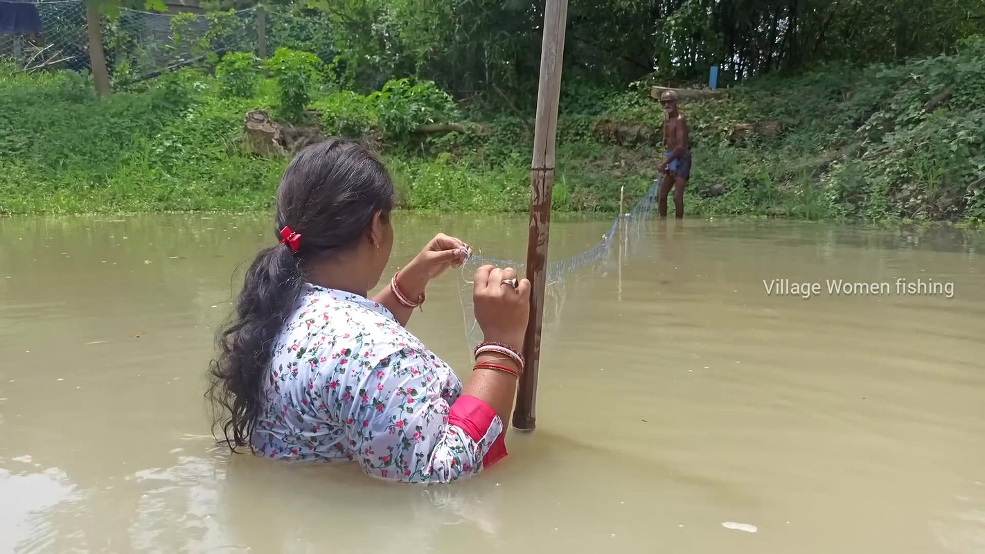 Amazing Village women Traditional Fishing with Gra