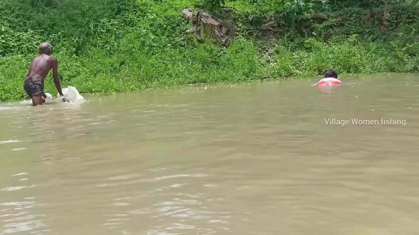Amazing Village women Traditional Fishing with Gra