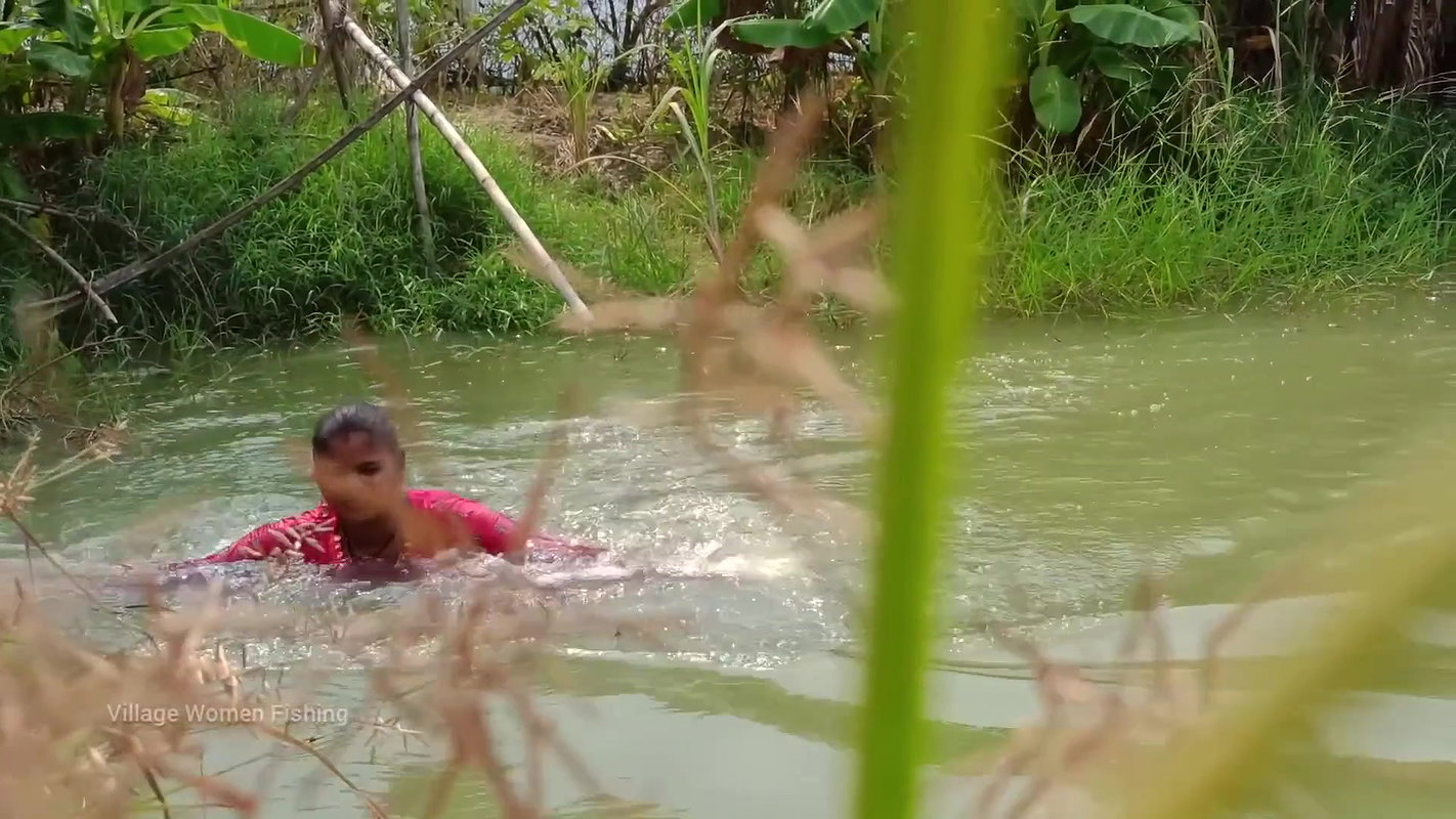 Amazing Village Women Trap Fishing   Incredible La
