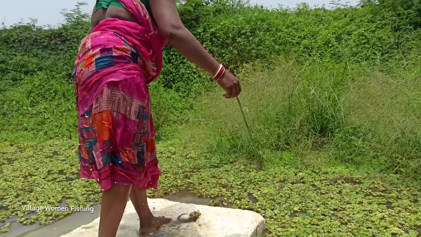 Amazing Village Women Trident fishing   Mouni fish