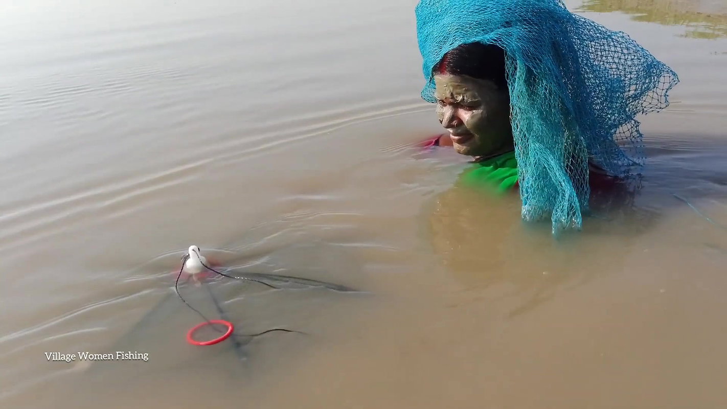 xAmazing village women unique fish trap   unique fi