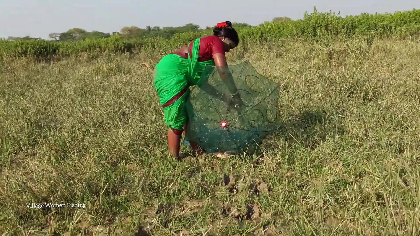 xAmazing village women unique fish trap   unique fi