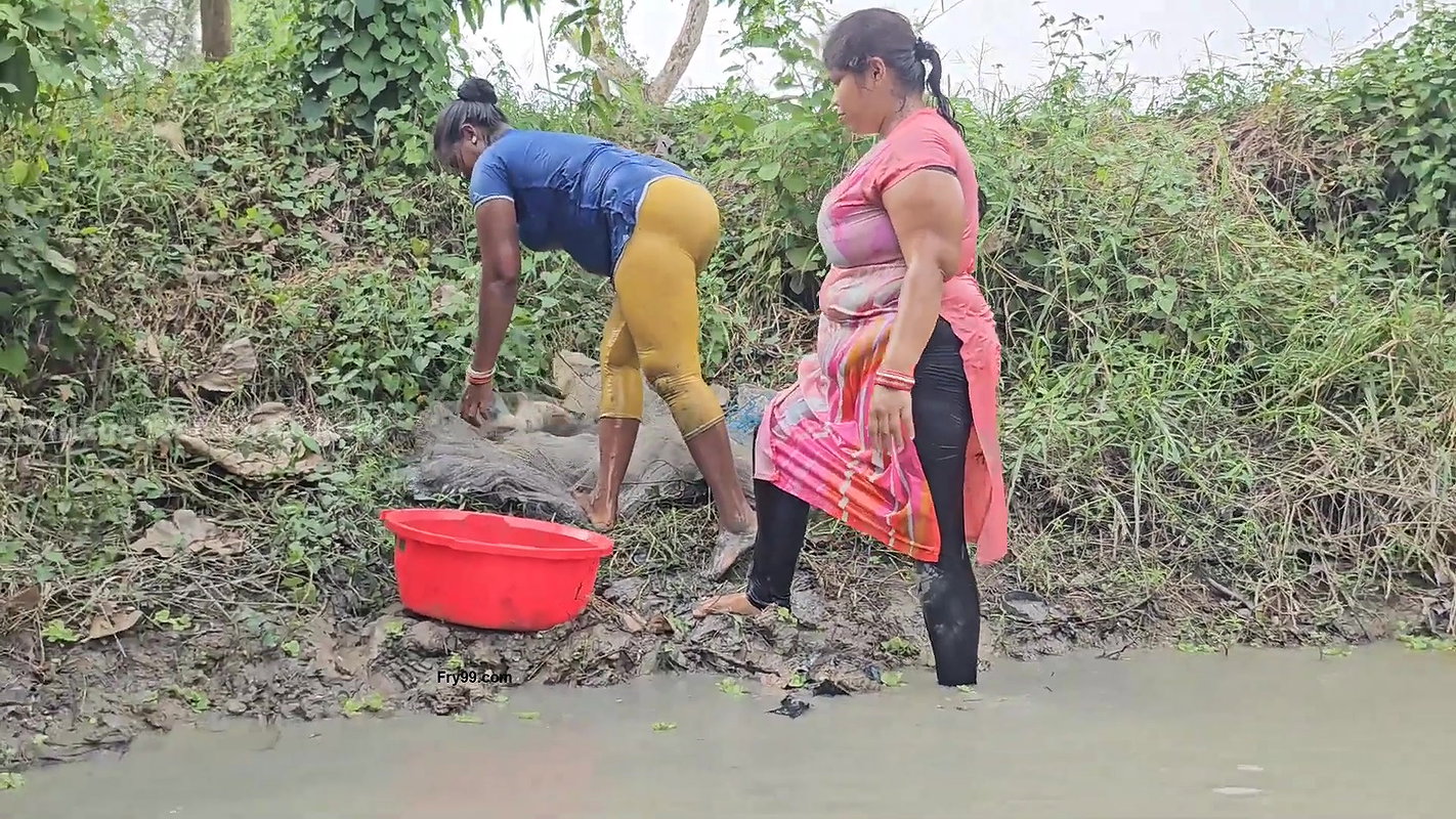 Amazing Village Women unique Fishing technique
