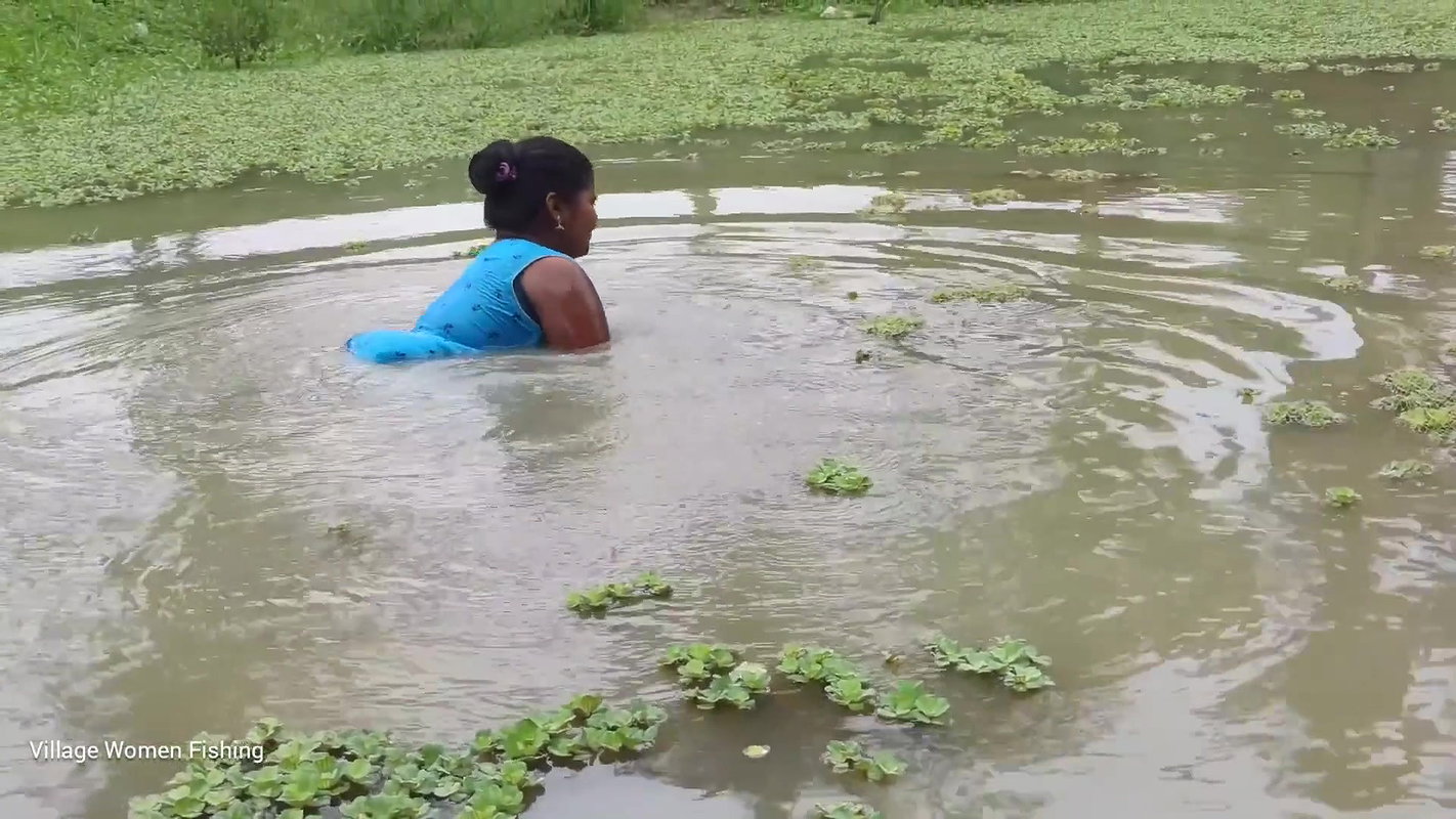 Amazing Village women unique fishing   Tilapia fis