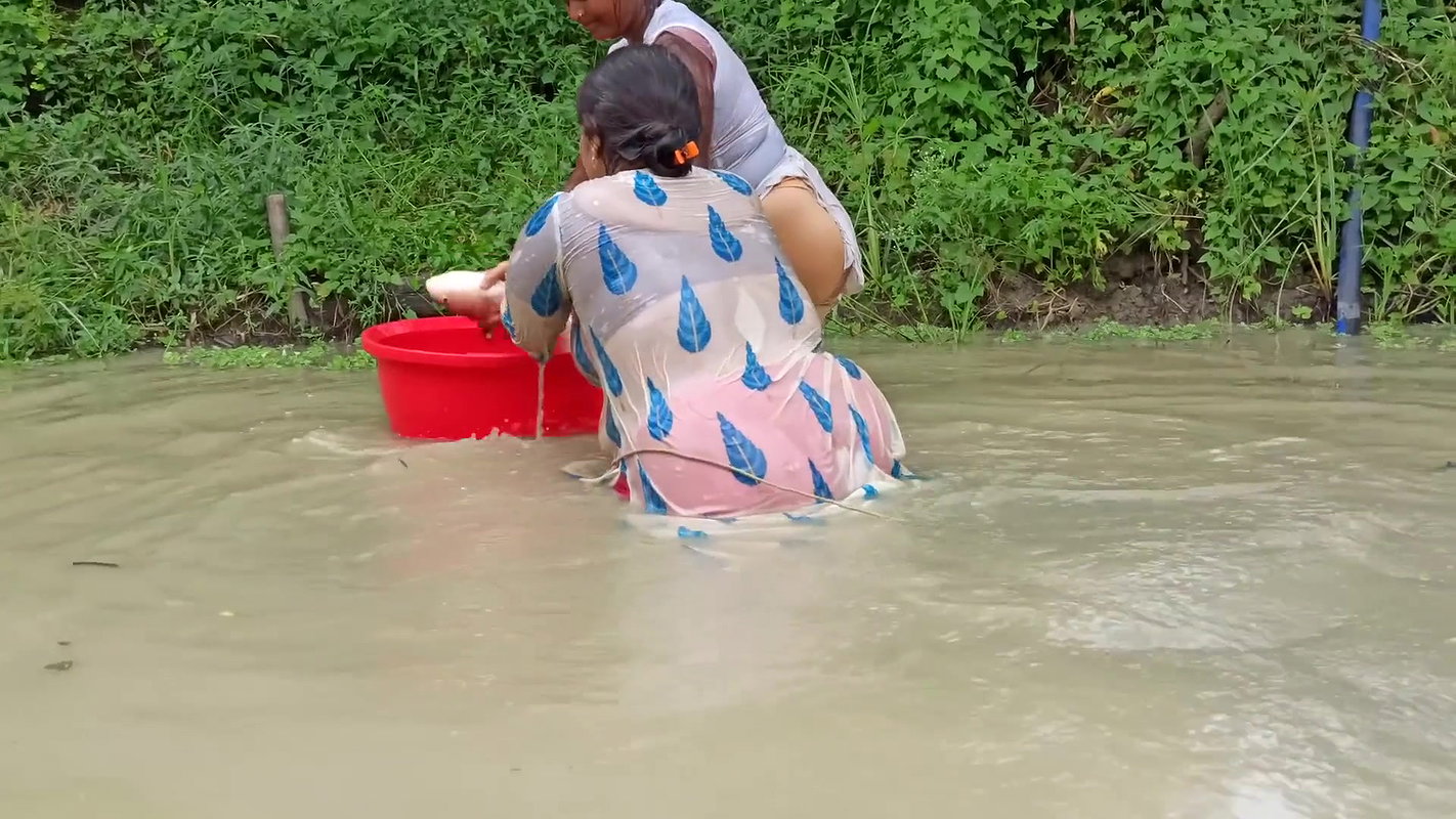Amazing Village women Unique Fishing    Mouni fish