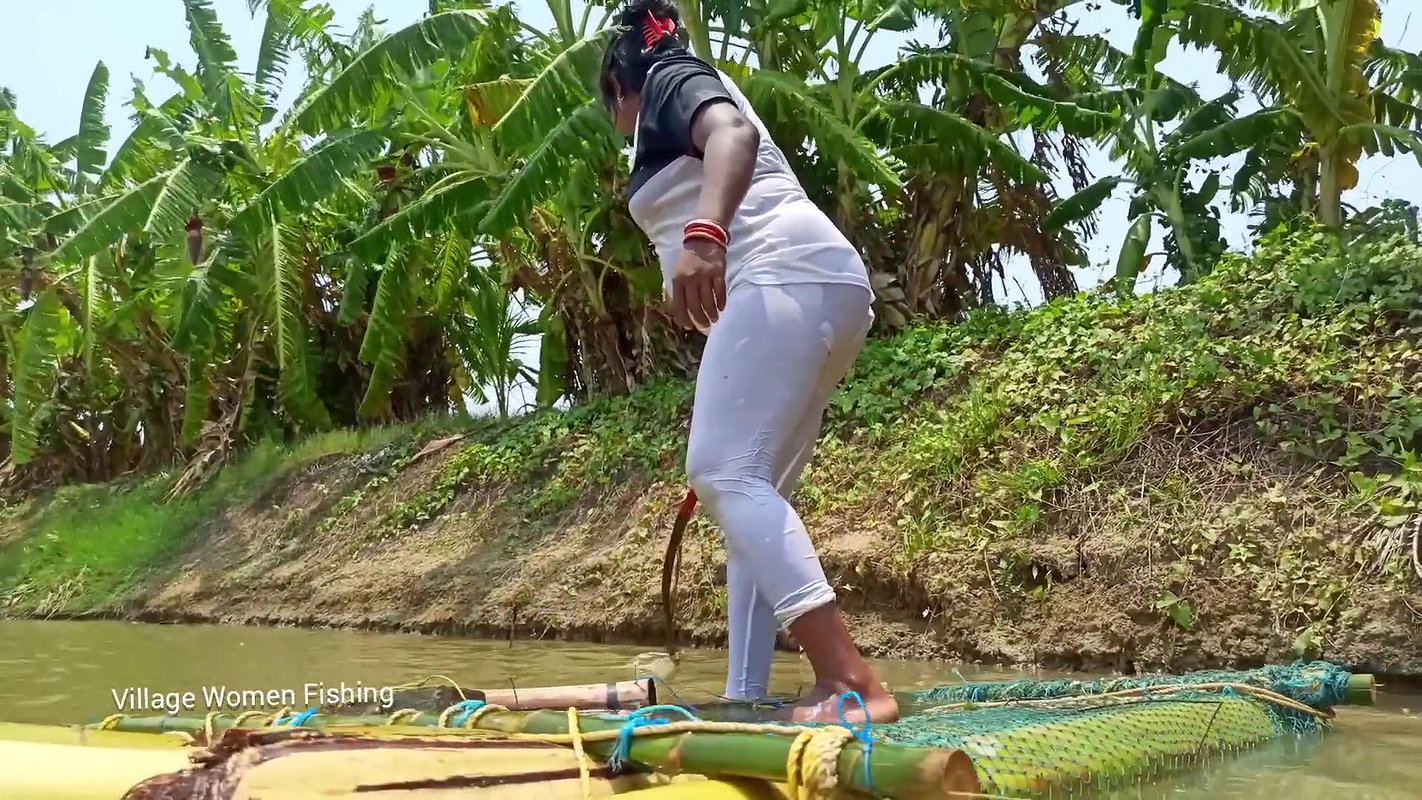 Arrow fishing by village women part-2   Mouni Arro
