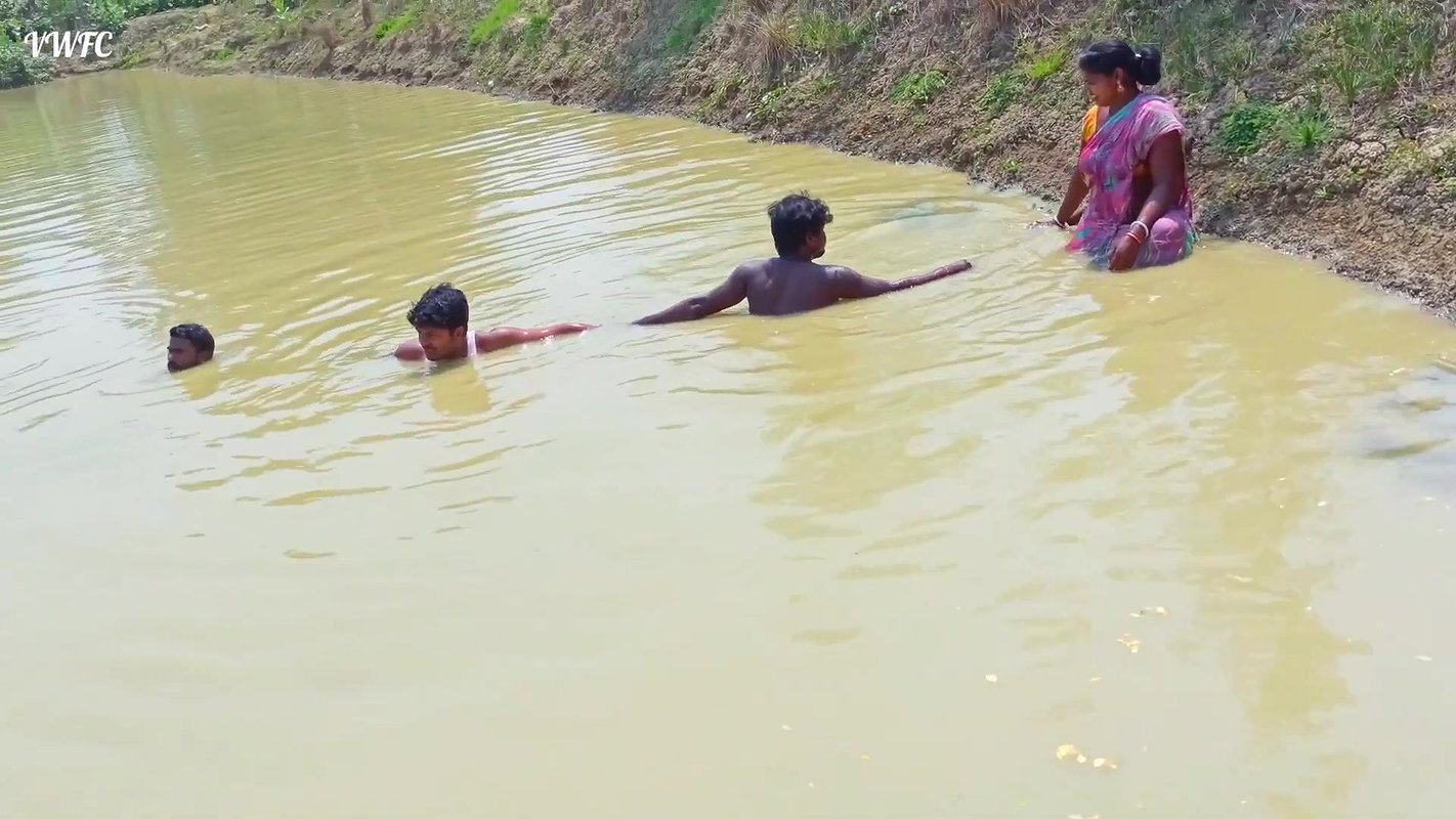 Best Fishing Video    Traditional fishing in Villa