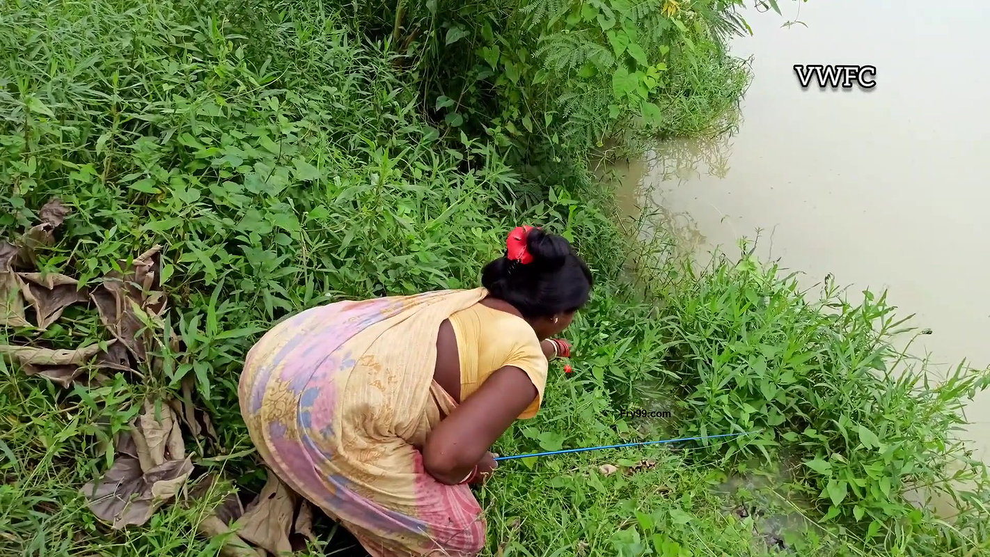 Best Hook Fishing by Village Women   আজ মৌনি হুক ম