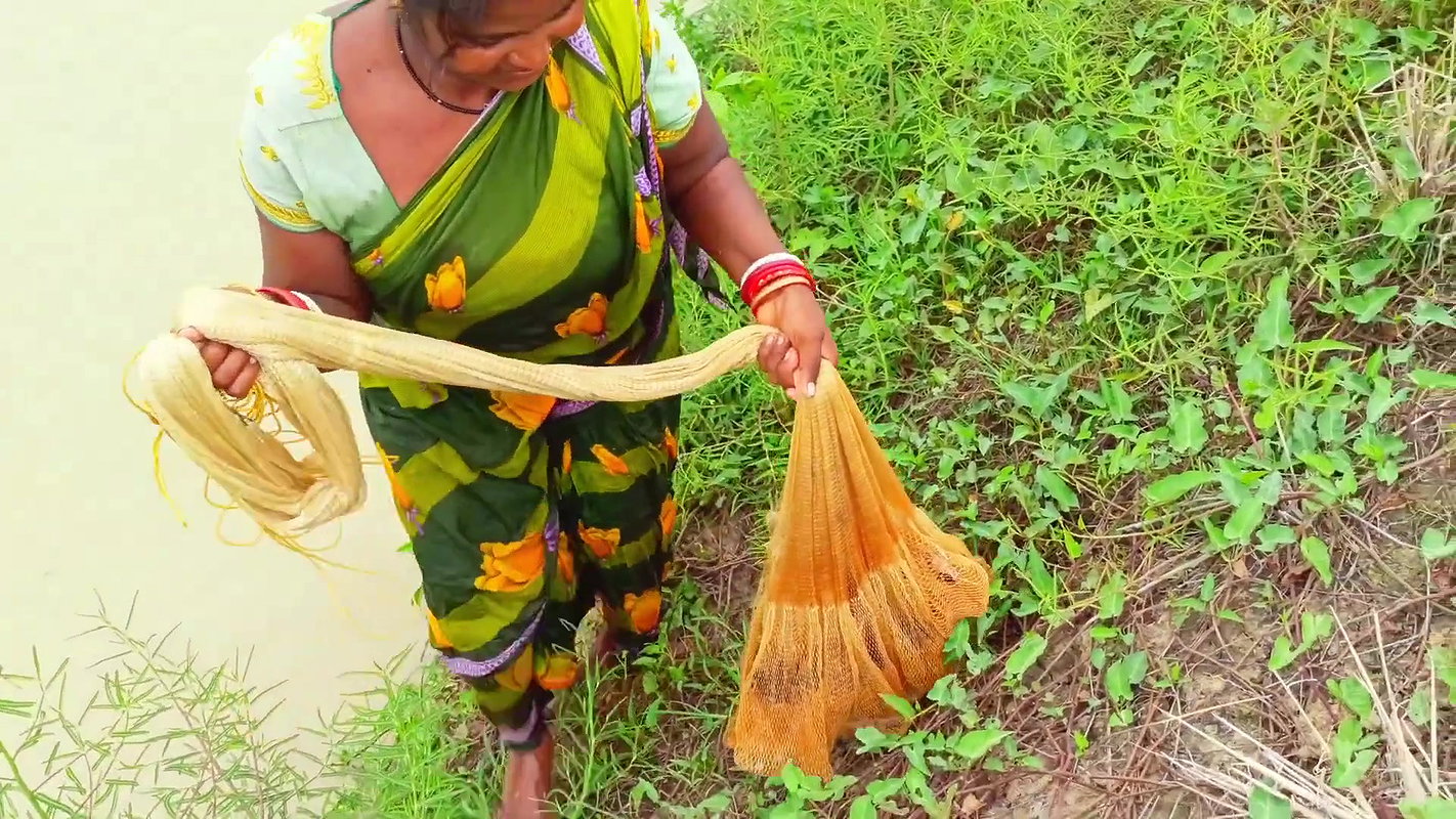Best Net Fishing in Village    Village women fishi