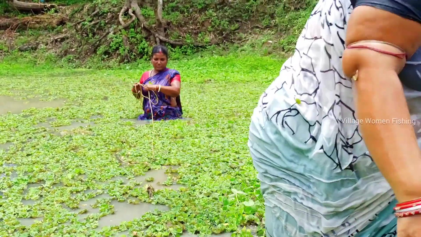 Best Village women fishing video   fishing in vill