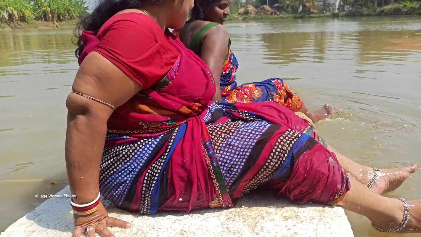 x Best Village women unique fishing   Mouni fishing
