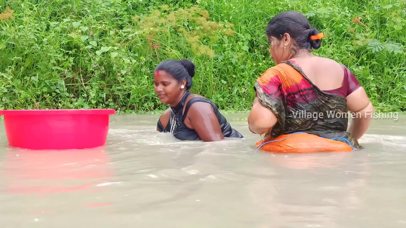 Best women Hand fishing in mud water   Village wom