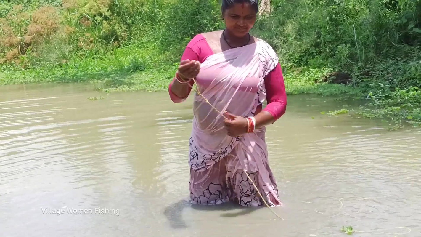 Best women net fishing video in village pond