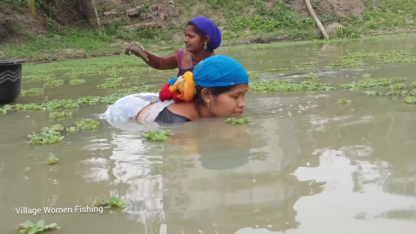 Best Women Net Fishing Video   Mouni fishing with