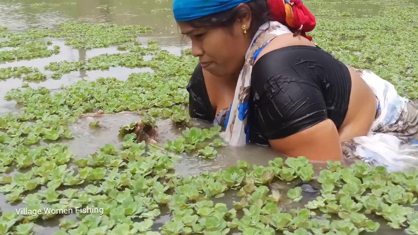 Best Women Net Fishing Video   Mouni fishing with