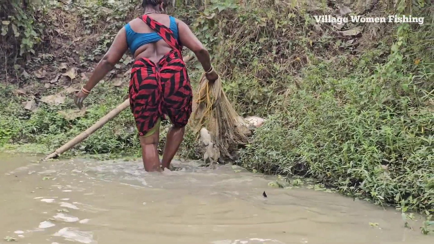 x Incredible Village Women Fishing in Village pond