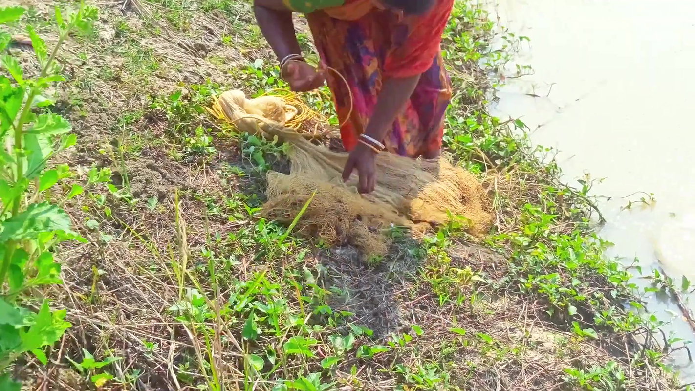 Most Satisfying Cast Net Fishing Video -Traditiona