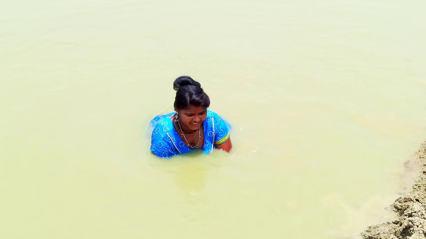 Traditional Hand Fishing    Women Net Fishing for