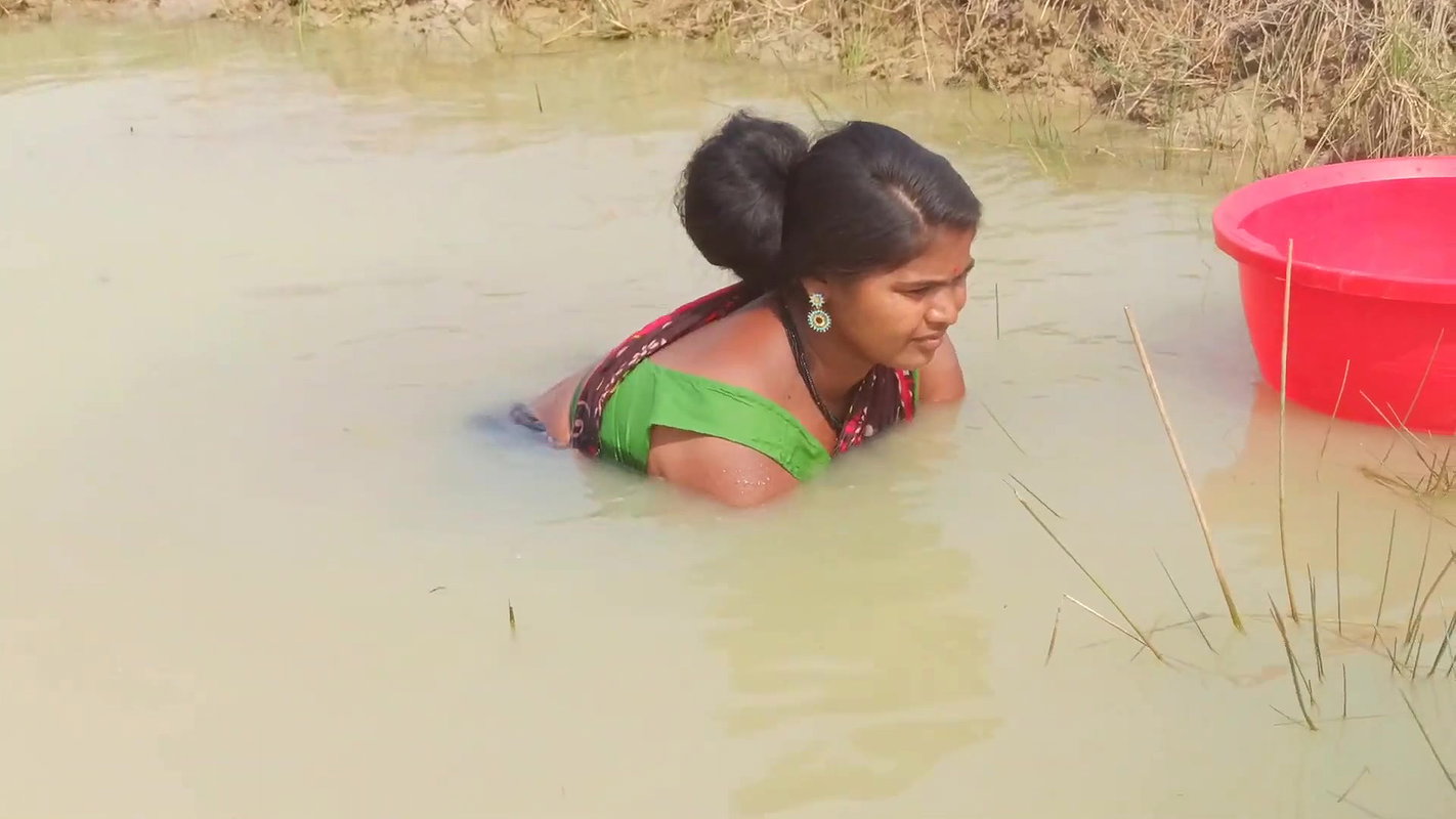 Traditional Village Lady hand fishing   Village fi