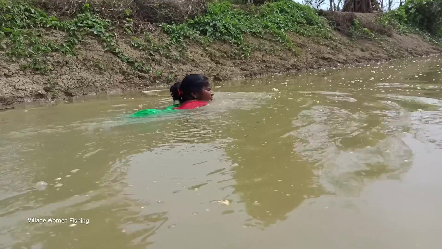 Trident Fishing by village women   Mouni unique fi