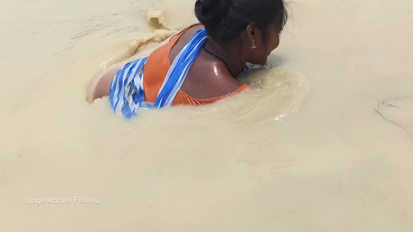 Unbelievable Village women fishing in village pond