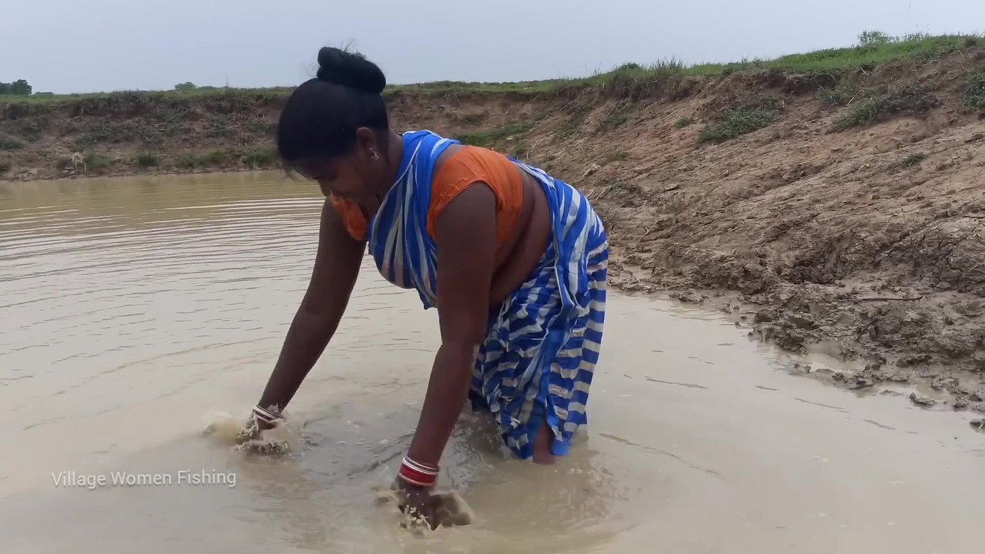 Unbelievable Village women fishing in village pond