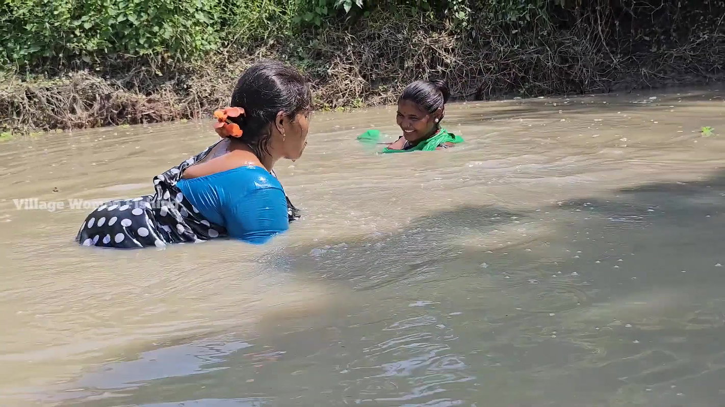 Unbelievable Village Women Net Fishing in mud Wate