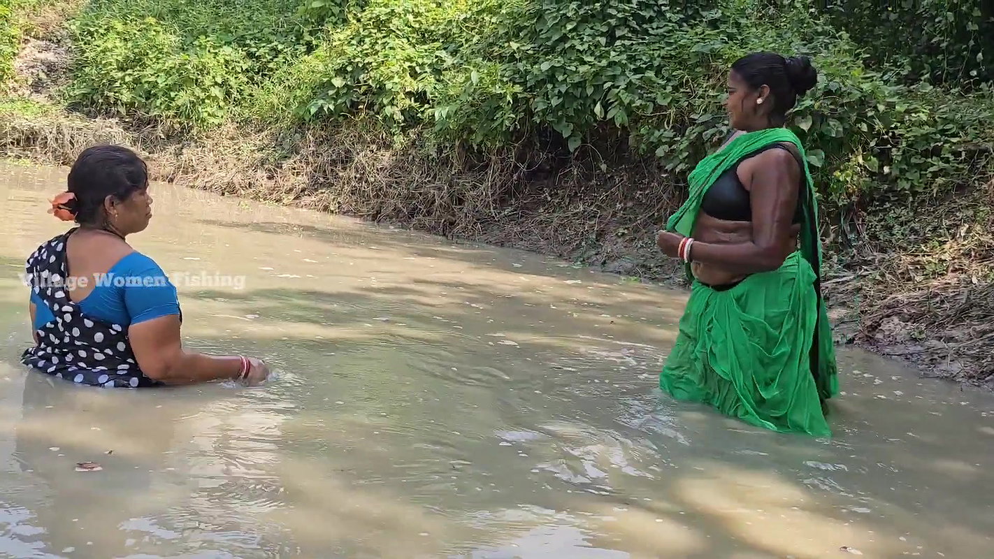 Unbelievable Village Women Net Fishing in mud Wate
