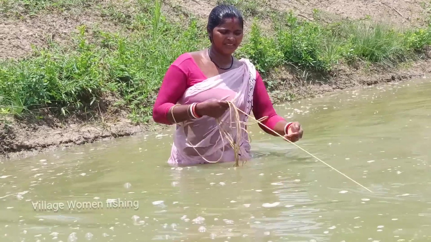 Village Women Net fishing   full Net Paku fish
