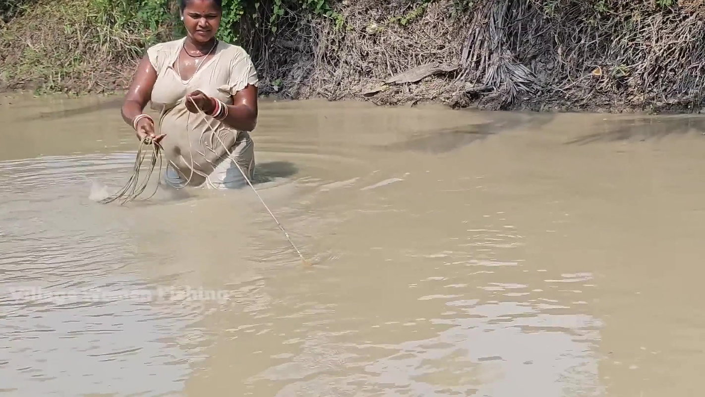 Village Women New Net fishing video 6