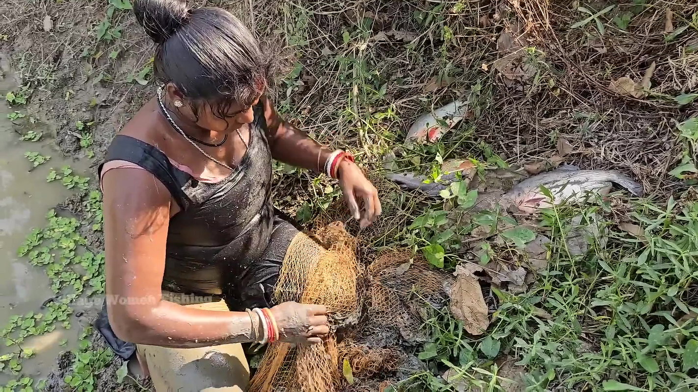 Village Women New Net fishing video 9