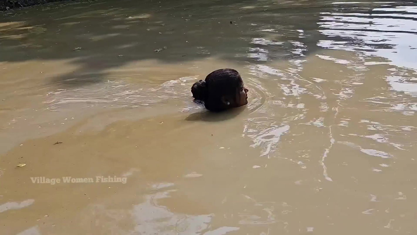 Village Women New Net fishing video 9