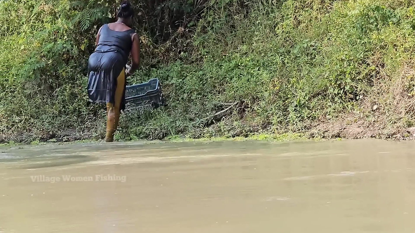 Village Women New Net fishing video 9