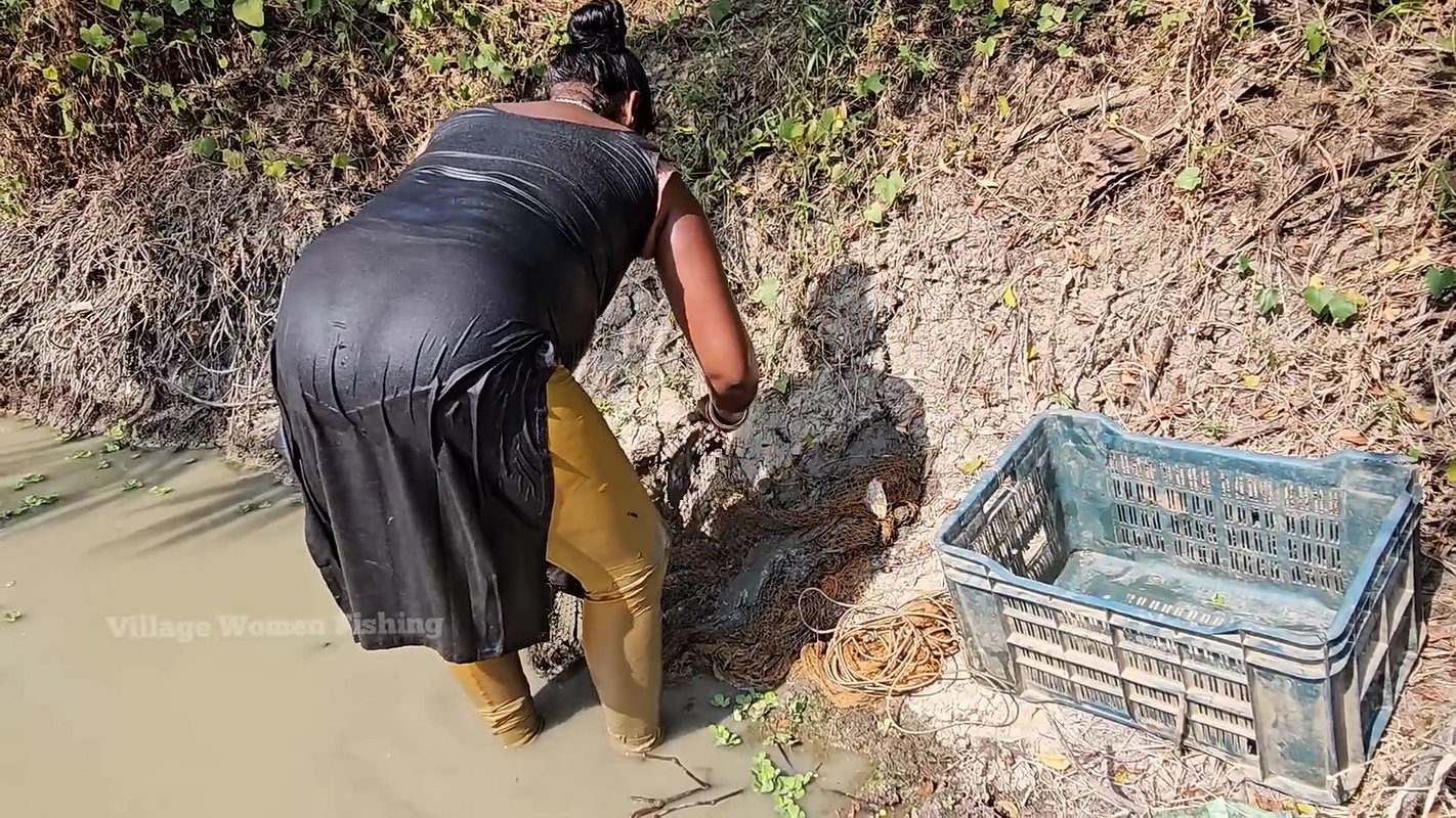 Village Women New Net fishing video 9