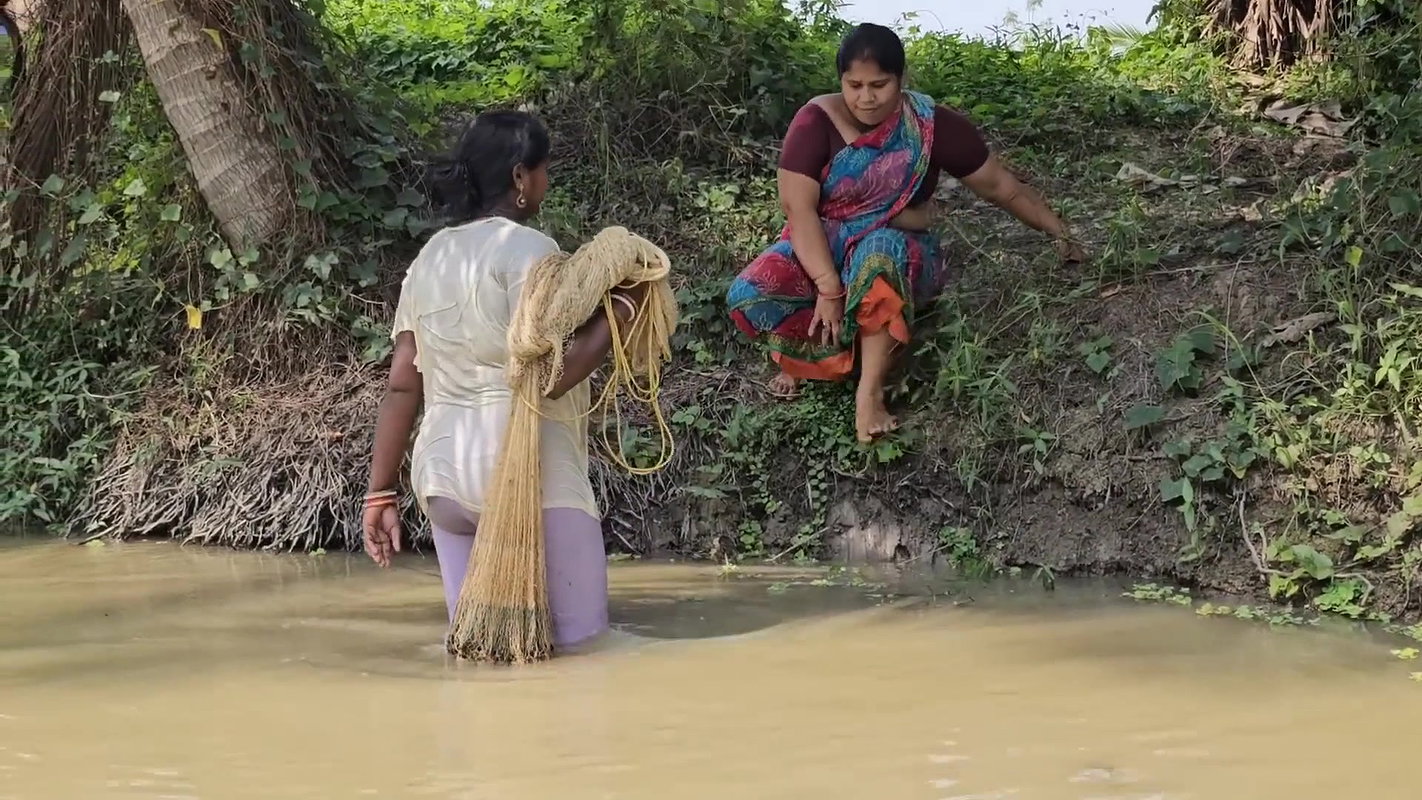 Village Women New Net fishing video 10