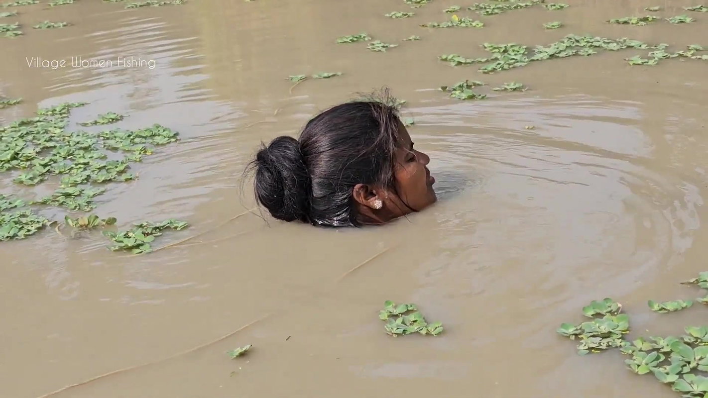 Village Women New Net fishing video 11