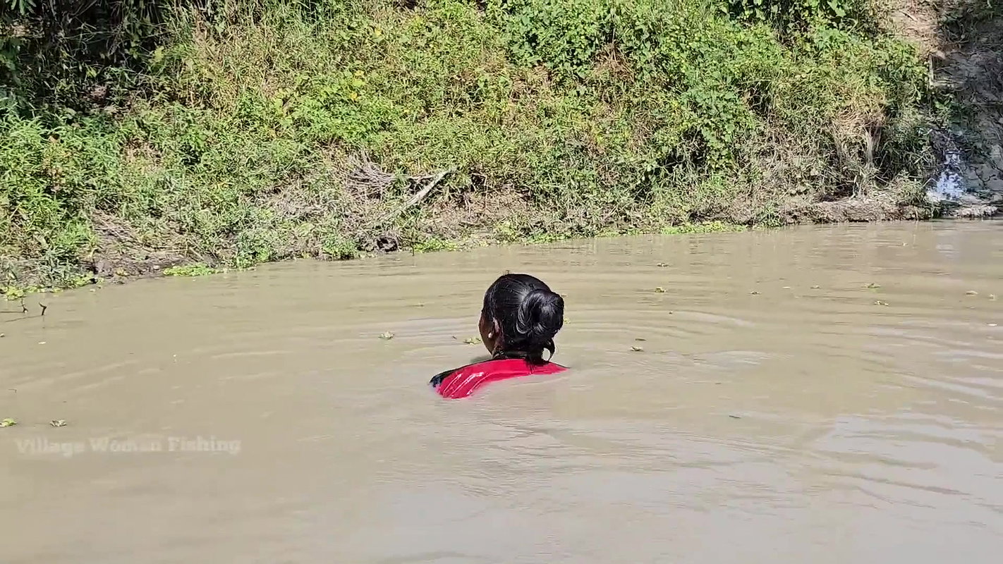 Village Women New Net fishing video 12