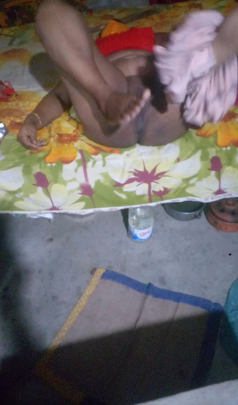 Beautiful college girl shows his sexy body