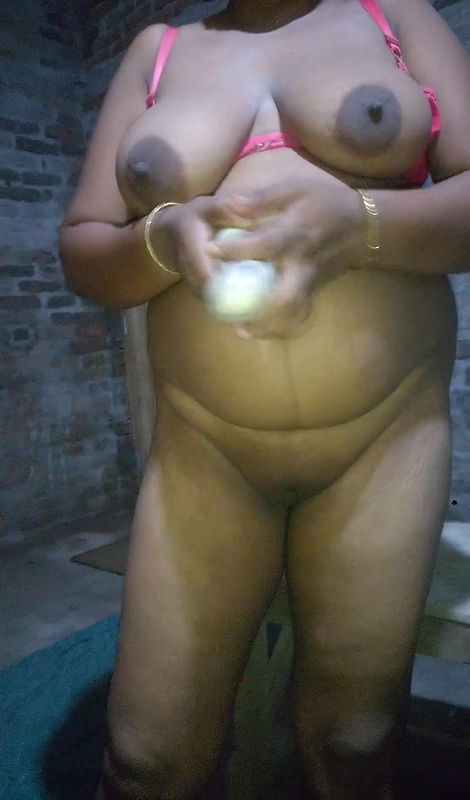 Deshi beautiful college girl shows his big pussy