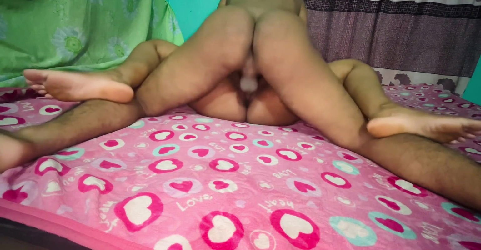 Hijab girl hotel room sex watching Taboo mylf porn on his tablet – Hijab Banglarbabi