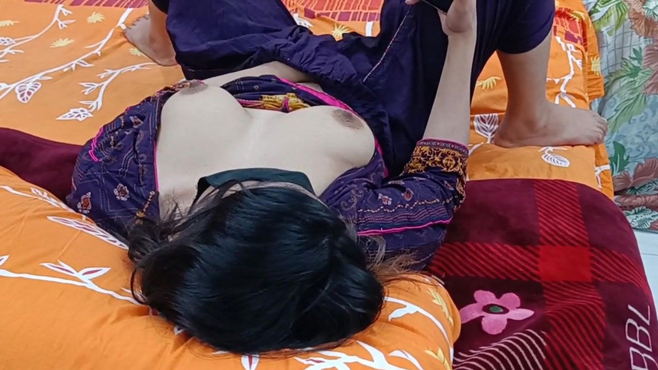 x Desi Pakistani Stepdaughter Watching Porn On Her M