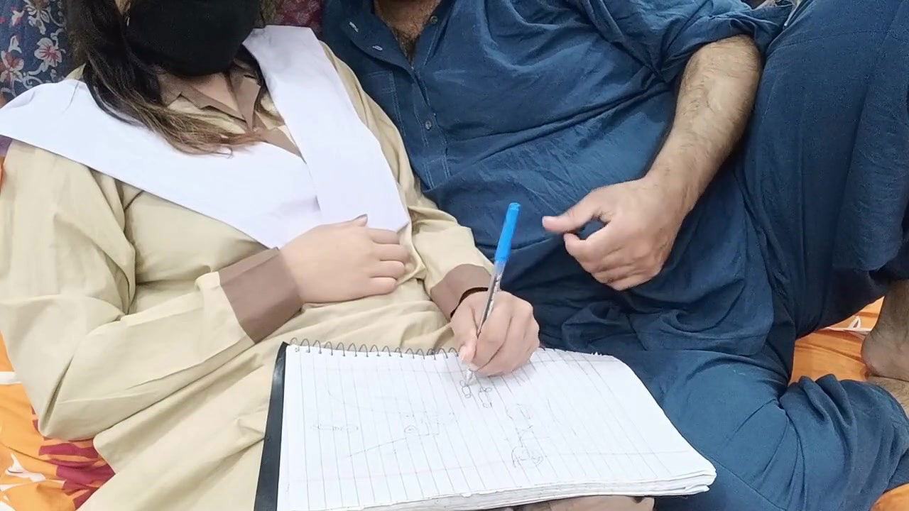 Desi Pakistani Student Girl Got Sex Lesson From He