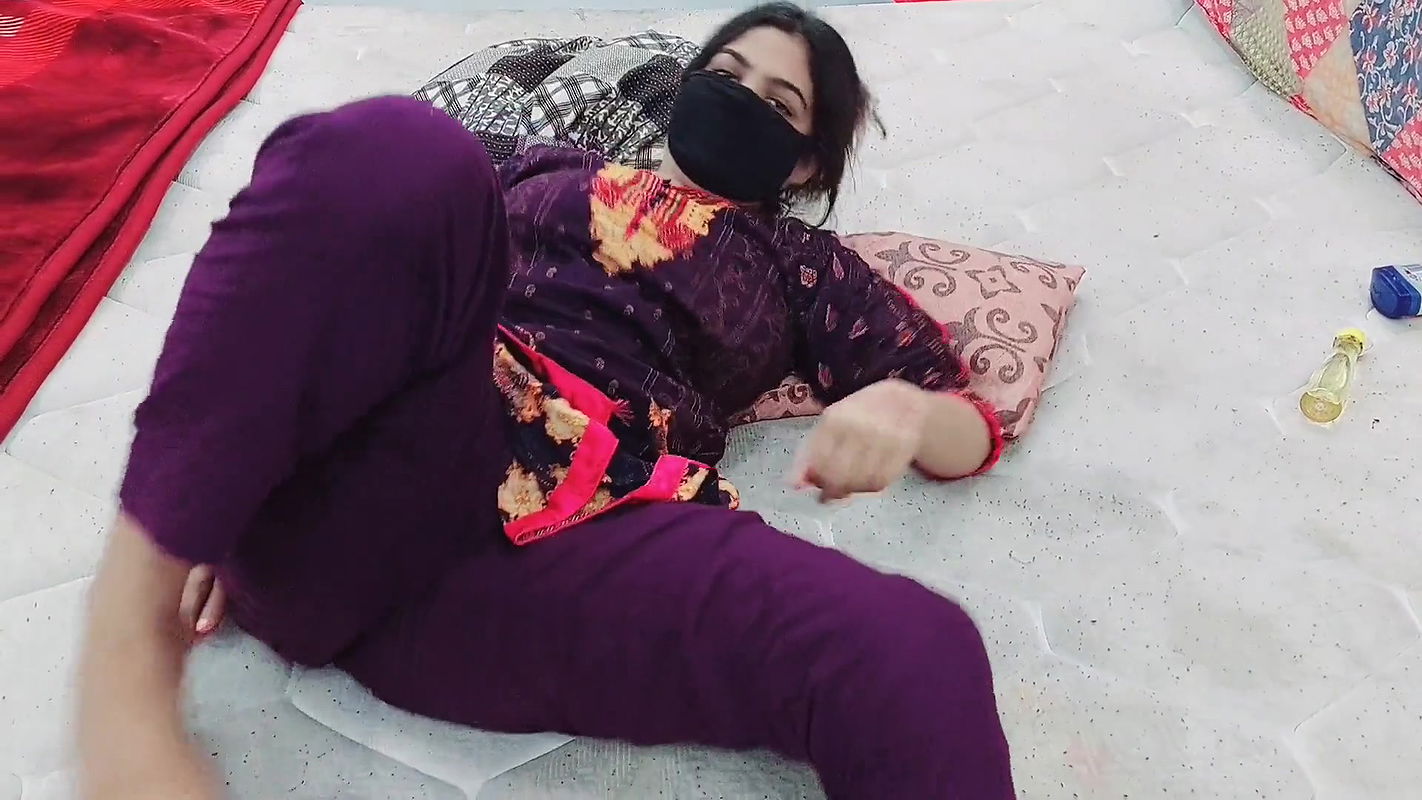 Sobia Nasir Showing Her Beautifull Nude Body On Wh