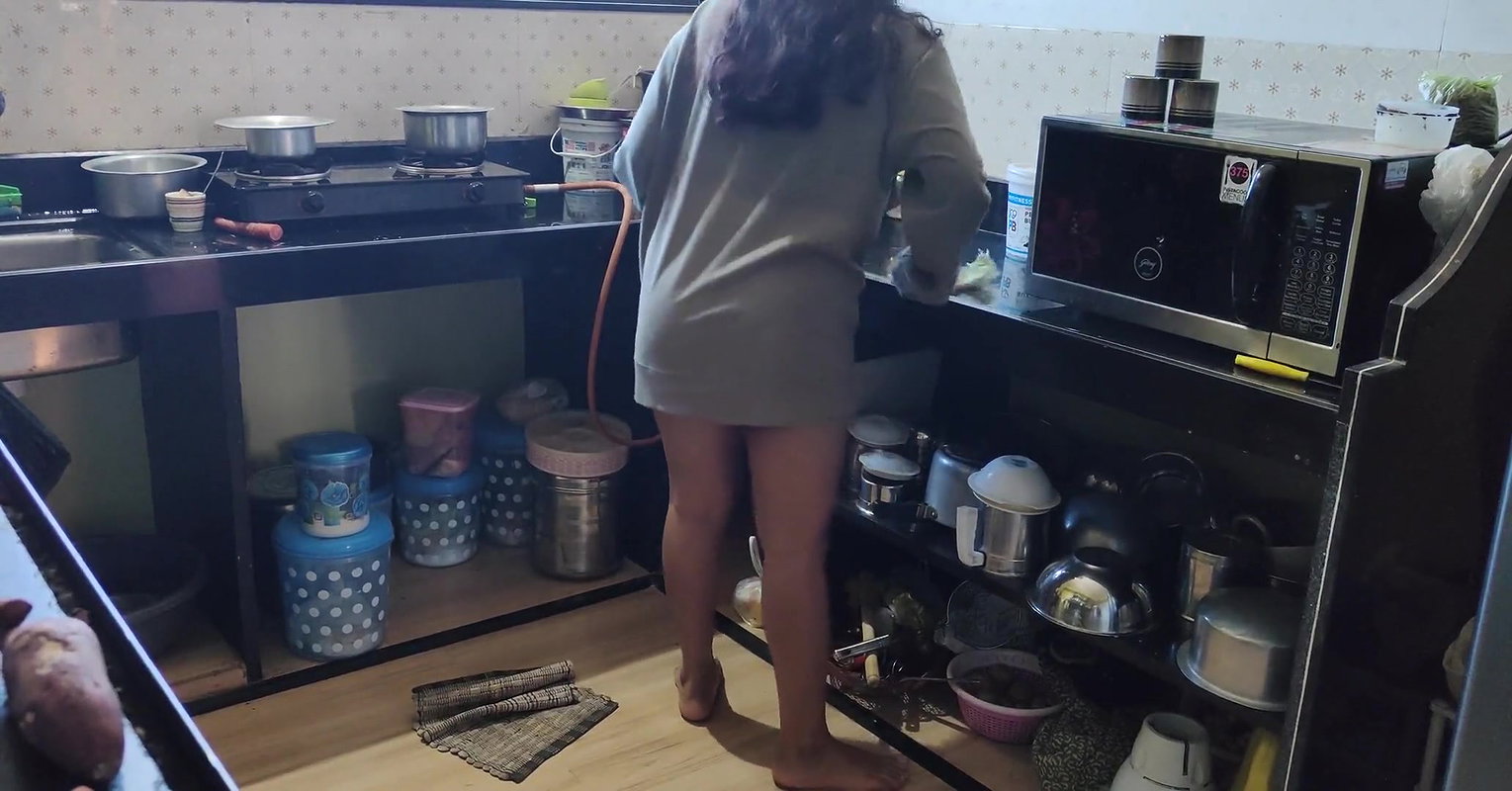 Meri girlfriend ko mere Ghar bulake sex kiya