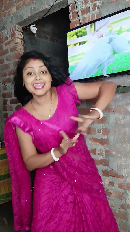 Bengali boudi Susmita blogger hot shorts